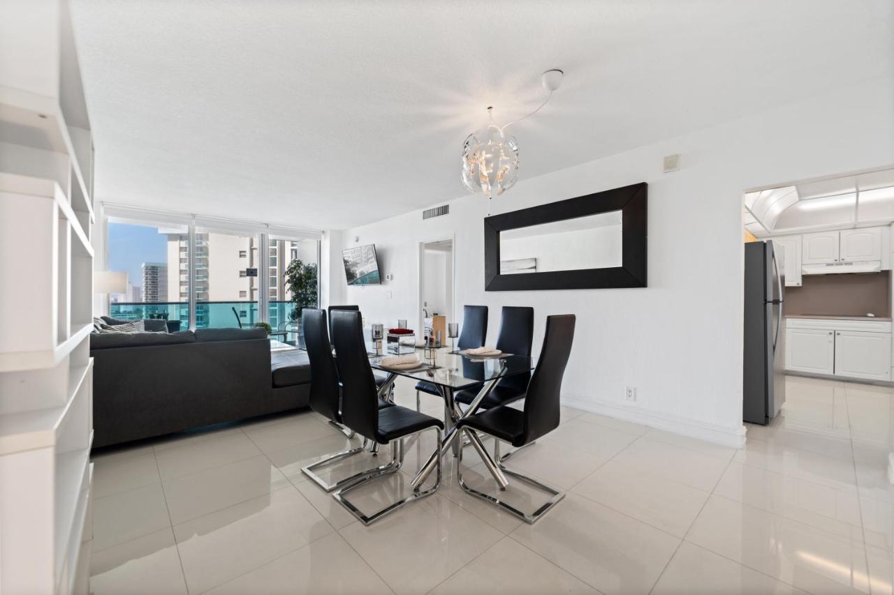 Luxury Beachfront Condo Private Beach Access, Pool & Game Room!!! 할리우드 외부 사진