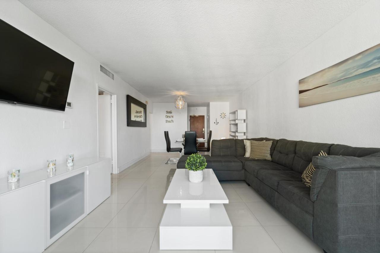 Luxury Beachfront Condo Private Beach Access, Pool & Game Room!!! 할리우드 외부 사진