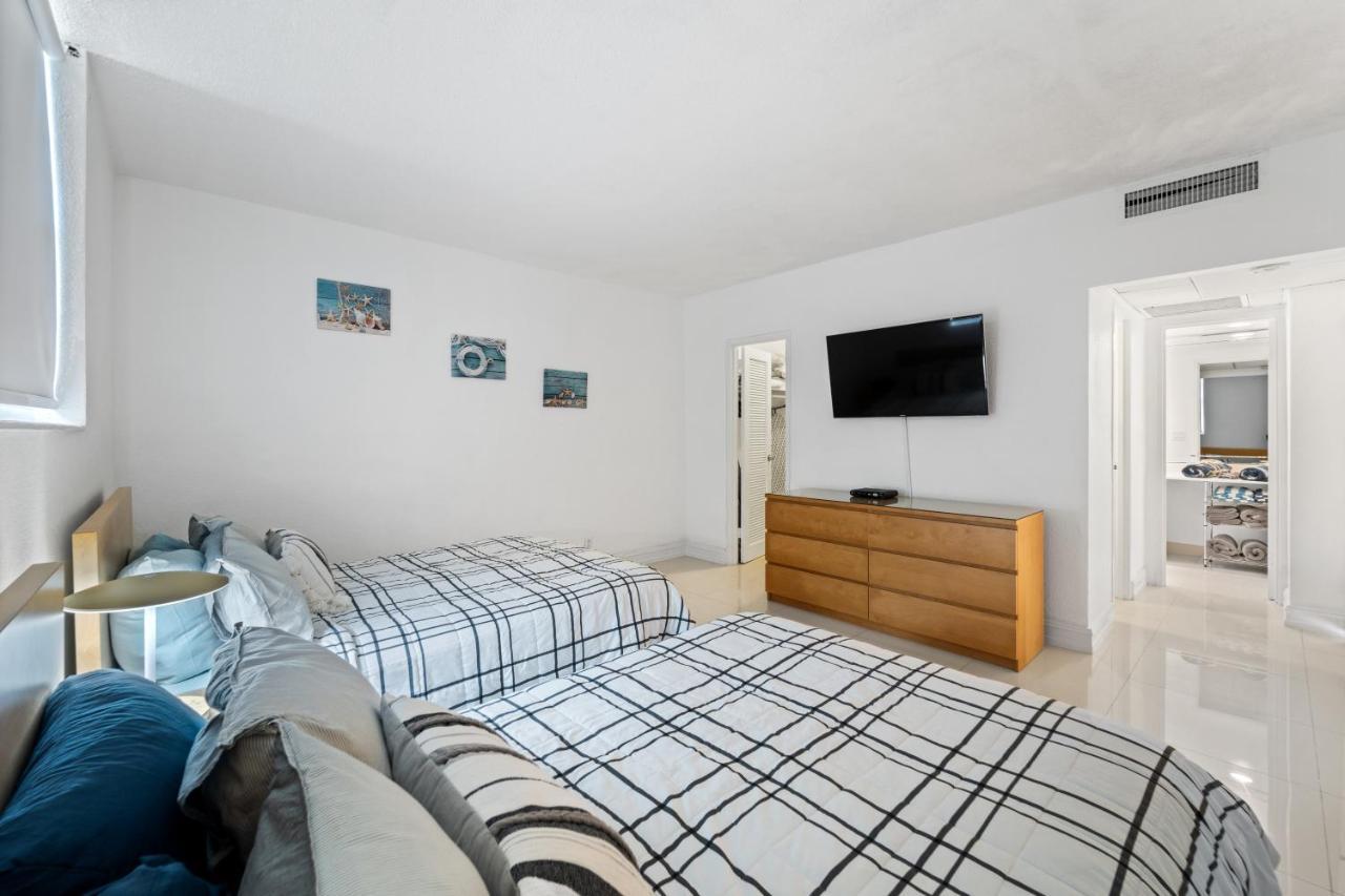 Luxury Beachfront Condo Private Beach Access, Pool & Game Room!!! 할리우드 외부 사진