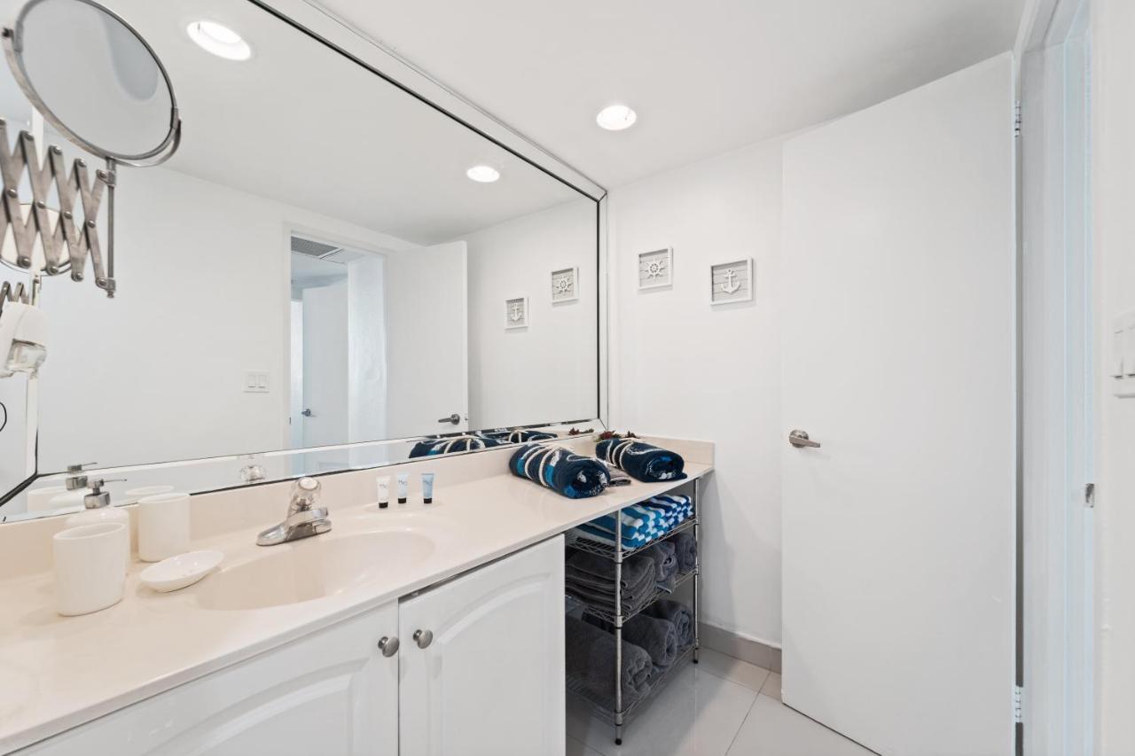 Luxury Beachfront Condo Private Beach Access, Pool & Game Room!!! 할리우드 외부 사진