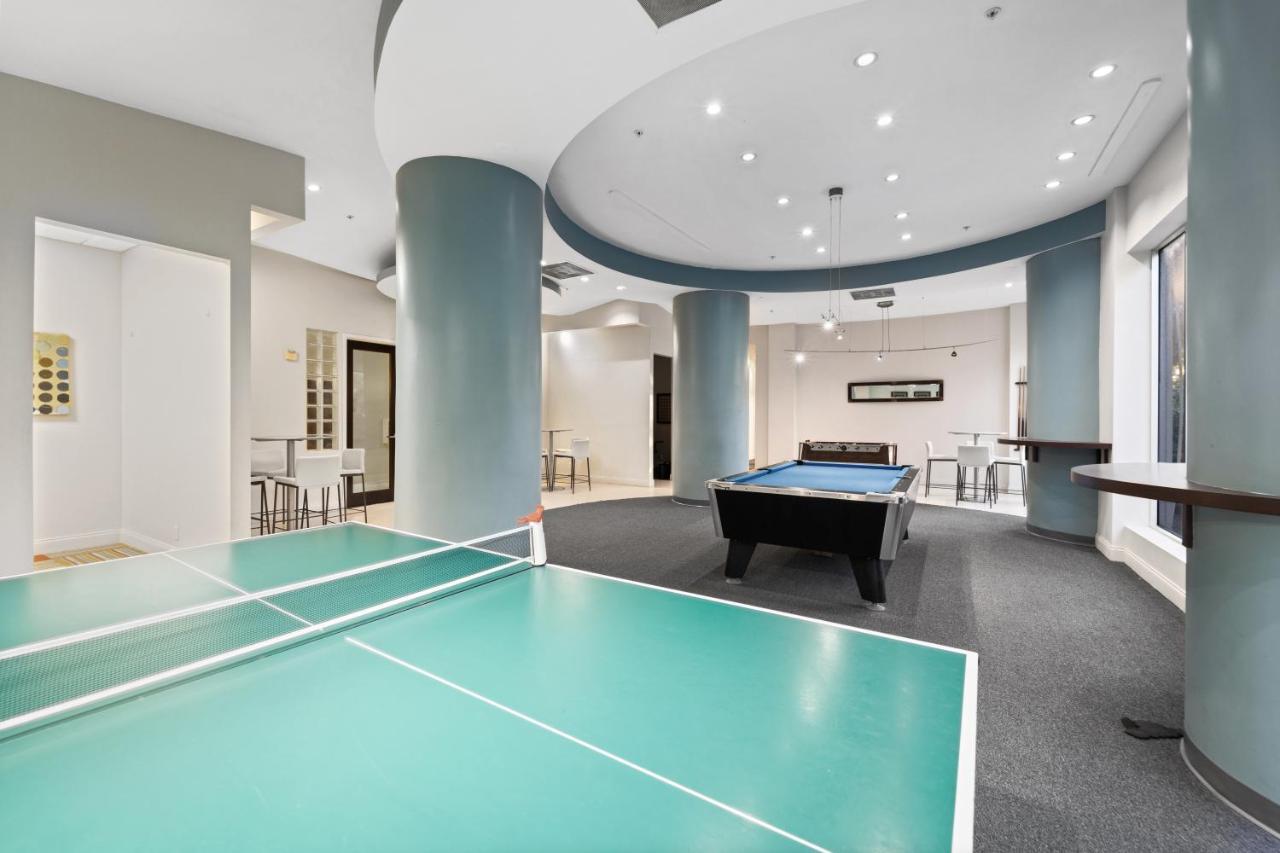 Luxury Beachfront Condo Private Beach Access, Pool & Game Room!!! 할리우드 외부 사진